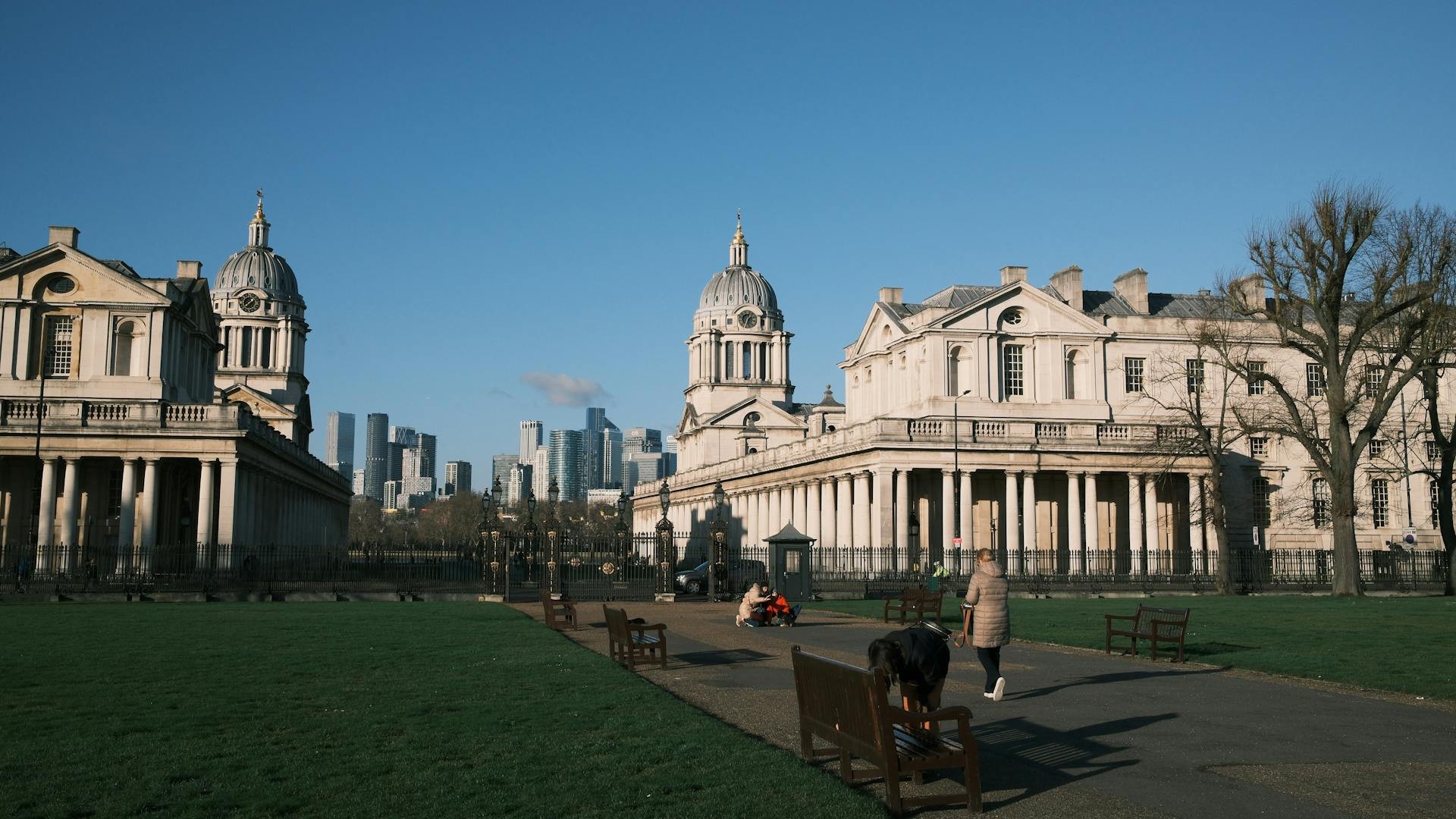 historic-architecture-with-modern-skyline-backdrop