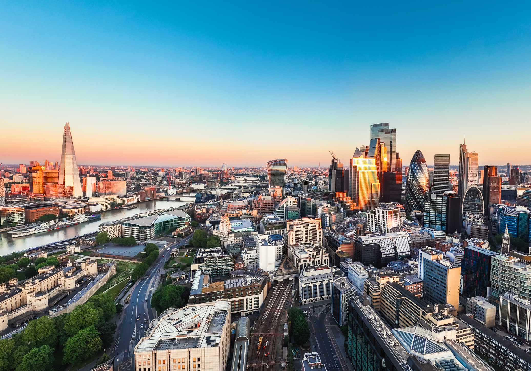 aerial-view-of-finance-district-in-london